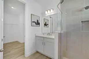 995 Fiesta Key Cir, Lady Lake, FL 32159 - Photo 13