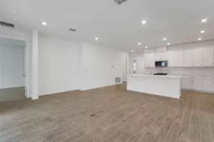 987 Fiesta Key Cir, Lady Lake, FL 32159 - Photo 19