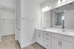 987 Fiesta Key Cir, Lady Lake, FL 32159 - Photo 15