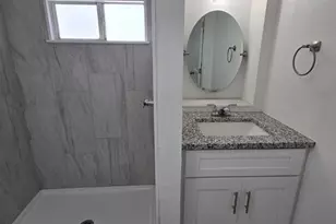 805 E Live Oak St, Wildwood, FL 34785 - Photo 9