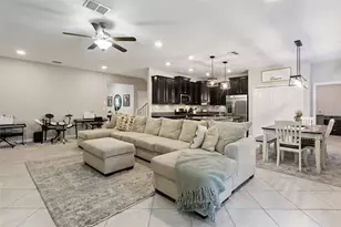8816 Shady Pavillion Ct, Land O Lakes, FL 34637 - Photo 9