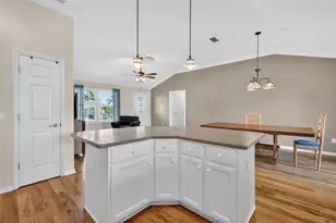 631 San Marino Dr, The Villages, FL 32159 - Photo 9