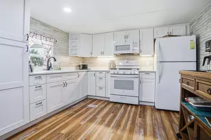 211 Rue De Paresse, Tavares, FL 32778 - Photo 3