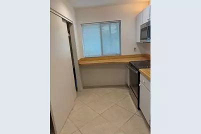 1511 Pelican Point Drive #280, Sarasota, FL 34231 - Photo 9