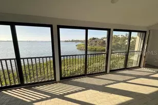 1511 Pelican Point Dr, Sarasota, FL 34231 - Photo 3