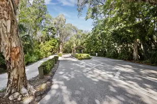 1511 Pelican Point Dr, Sarasota, FL 34231 - Photo 29