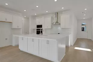 994 Fiesta Key Cir, Lady Lake, FL 32159 - Photo 11