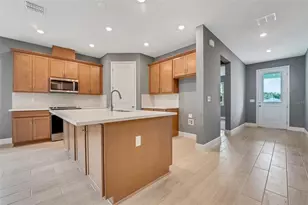 985 Fiesta Key Cir, Lady Lake, FL 32159 - Photo 9