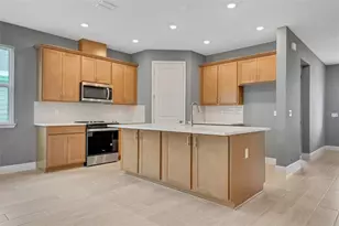 985 Fiesta Key Cir, Lady Lake, FL 32159 - Photo 11