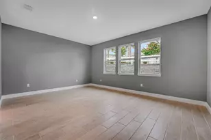 985 Fiesta Key Cir, Lady Lake, FL 32159 - Photo 19