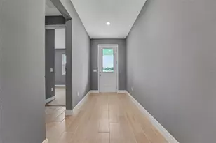 985 Fiesta Key Cir, Lady Lake, FL 32159 - Photo 7