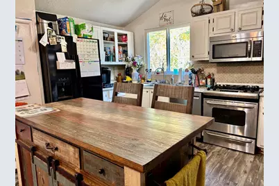 290 N Trowell Avenue, Umatilla, FL 32784 - Photo 7