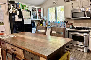 290 N Trowell Ave, Umatilla, FL 32784 - Photo 7