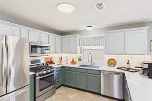 1935 McConnells Ave, The Villages, FL 32162 - Photo 9