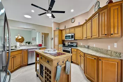 725 Kingston Way, The Villages, FL 32162 - Photo 13