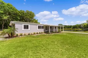 302 Ivanhoe Cir, Lady Lake, FL 32159 - Photo 29