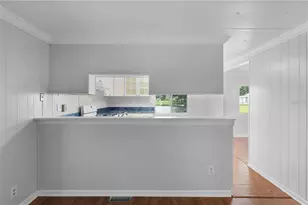 302 Ivanhoe Cir, Lady Lake, FL 32159 - Photo 17