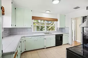 1725 Hamilton Street N, Eustis, FL 32726 - Photo 11