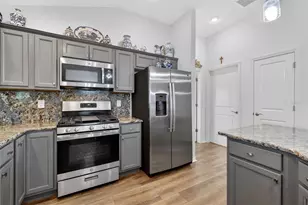 4290 Collerette Ct, The Villages, FL 32163 - Photo 7