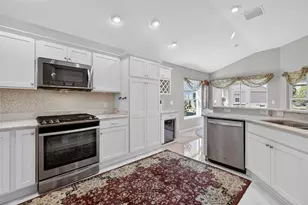 5685 Zebra Longwing Path, The Villages, FL 32163 - Photo 15