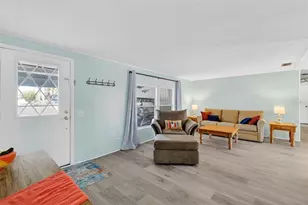 1050 Shawn Ct, Tavares, FL 32778 - Photo 11