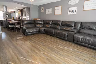 1038 Singleton Cir, Groveland, FL 34736 - Photo 9