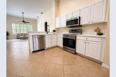 8032 Pine Hollow Drive, Mount Dora, FL 32757 - Photo 11