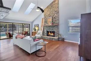 2108 Dogwood Cir, Mount Dora, FL 32757 - Photo 9