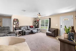 4243 SE 131st Ln, Belleview, FL 34420 - Photo 5