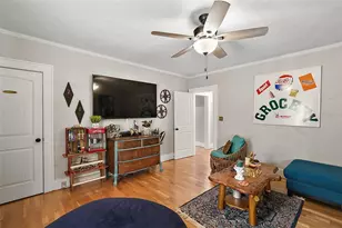 831 N Grandview St, Mount Dora, FL 32757 - Photo 17