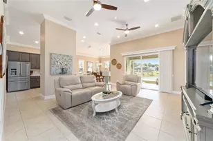 10161 Julia Isles Ave, Oxford, FL 34484 - Photo 7