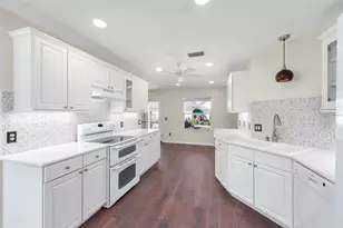 1601 Chavez Ct, The Villages, FL 32159 - Photo 9