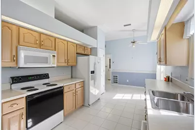 309 Baytree Boulevard, Tavares, FL 32778 - Photo 5