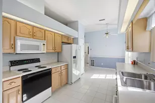 309 Baytree Blvd, Tavares, FL 32778 - Photo 5