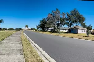 5685 Gulf Stream St, Tavares, FL 32778 - Photo 3