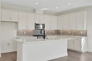 130 Bragg Ln, Lakewood Ranch, FL 34240 - Photo 9