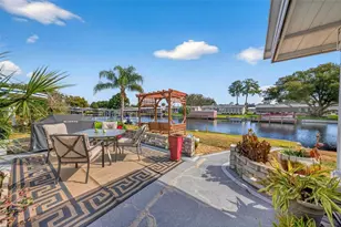 1018 Southland Dr, Tavares, FL 32778 - Photo 3