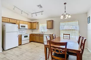 1958 Royal Ridge Dr, Davenport, FL 33896 - Photo 9