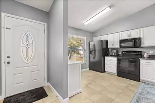 8954 Valencia Gardens Dr, Orlando, FL 32825 - Photo 11