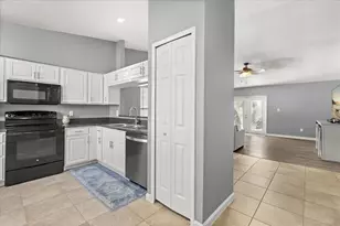 8954 Valencia Gardens Dr, Orlando, FL 32825 - Photo 7