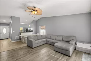 8954 Valencia Gardens Dr, Orlando, FL 32825 - Photo 3