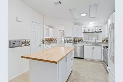 920 Saint Andrews Boulevard, The Villages, FL 32159 - Photo 7