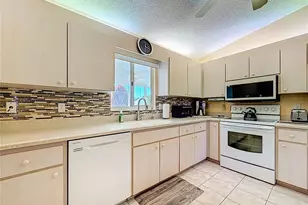 9826 SE 178th Ln, Summerfield, FL 34491 - Photo 13