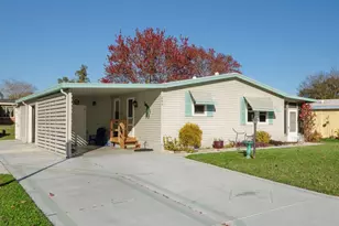 605 Rainbow Blvd, Lady Lake, FL 32159 - Photo 1