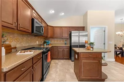 554 Socastee Place, The Villages, FL 32163 - Photo 13