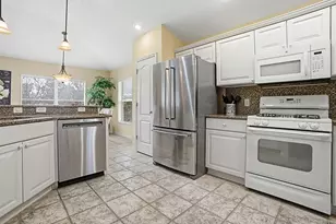 7240 SE 172nd Hazelwood Loop, The Villages, FL 32162 - Photo 11