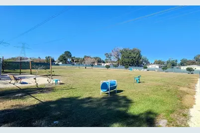 805 Oak Boulevard, Wildwood, FL 34785 - Photo 11