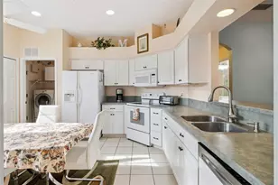 6002 Armada St, Tavares, FL 32778 - Photo 11