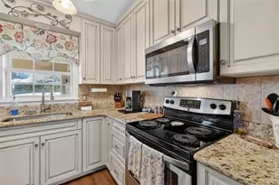 13523 Biscayne Dr, Grand Island, FL 32735 - Photo 9