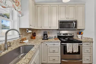 13523 Biscayne Drive, Grand Island, FL 32735 - Photo 11